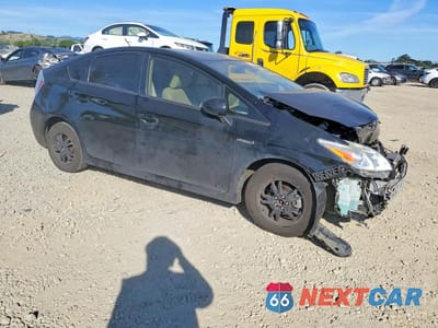 Czwarte zdjęcie samochodu z boku: 2013 TOYOTA PRIUS TWO VIN:JTDKN3DU1D0343480 - miniatura