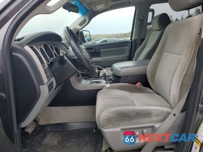 Zdjęcie 7 z 13 samochodu: 2011 TOYOTA SEQUOIA SR5 VIN:5TDBY5G12BS043963 - miniatura
