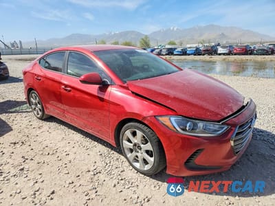 Czwarte zdjęcie samochodu z boku: 2017 HYUNDAI ELANTRA SE VIN:5NPD84LF0HH128853 - miniatura