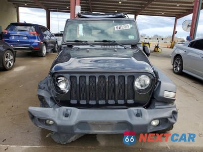 Piąte zdjęcie samochodu w środku: 2021 JEEP WRANGLER UNLIMITED SPORT VIN:1C4HJXDN0MW644471 - miniatura
