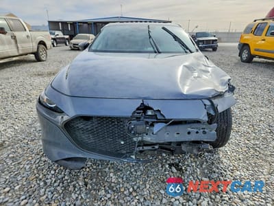 Piąte zdjęcie samochodu w środku: 2024 MAZDA 3 PREFERRED VIN:JM1BPBLM5R1703034 - miniatura