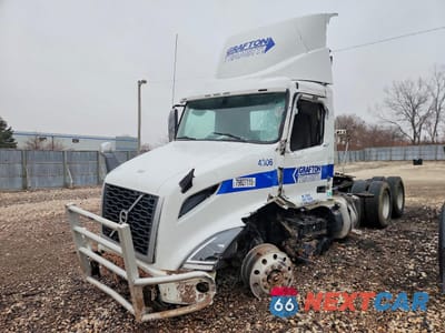 Drugie zdjęcie samochodu z przodu: 2019 VOLVO VNR SEMI TRUCK VIN:4V4WC9EG8KN217219 - miniatura