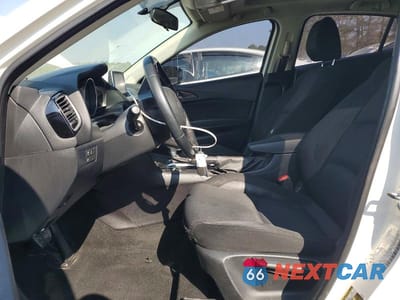 Zdjęcie 7 z 12 samochodu: 2016 MAZDA 3 TOURING VIN:3MZBM1L75GM325081 - miniatura