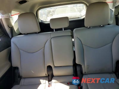 Zdjęcie 10 z 13 samochodu: 2017 TOYOTA PRIUS V THREE VIN:JTDZN3EU9HJ065800 - miniatura