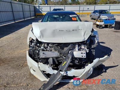 Piąte zdjęcie samochodu w środku: 2017 NISSAN MAXIMA 3.5 SL VIN:1N4AA6AP8HC418824 - miniatura