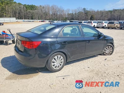 Trzecie zdjęcie samochodu z tyłu: 2013 KIA FORTE VIN:KNAFU4A22D5714403 - miniatura