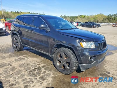 Czwarte zdjęcie samochodu z boku: 2011 JEEP GRAND CHEROKEE LAREDO VIN:1J4RR4GG0BC544677 - miniatura