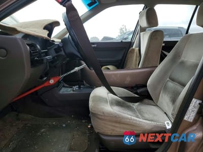 Zdjęcie 7 z 11 samochodu: 1990 HONDA ACCORD LX VIN:JHMCB7654LC084859 - miniatura