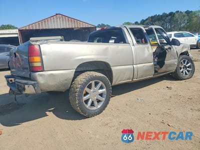 Trzecie zdjęcie samochodu z tyłu: 2002 CHEVROLET SILVERADO C1500 VIN:2GCEC19V121423176 - miniatura