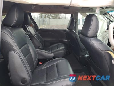 Zdjęcie 11 z 12 samochodu: 2016 TOYOTA SIENNA SE 8-PASSENGER VIN:5TDXK3DC9GS701450 - miniatura