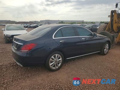 Trzecie zdjęcie samochodu z tyłu: 2020 MERCEDES-BENZ C 300 VIN:55SWF8DBXLU330039 - miniatura