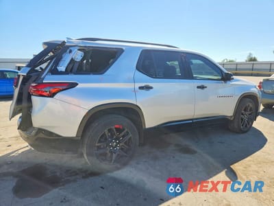 Trzecie zdjęcie samochodu z tyłu: 2022 CHEVROLET TRAVERSE PREMIER VIN:1GNERKKW1NJ109357 - miniatura