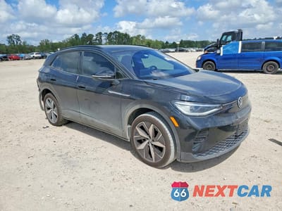 Czwarte zdjęcie samochodu z boku: 2023 VOLKSWAGEN ID.4 PRO S VIN:1V2GNPE80PC003401 - miniatura