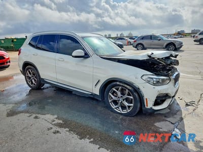 Czwarte zdjęcie samochodu z boku: 2021 BMW X3 SDRIVE30I VIN:5UXTY3C03M9F57698 - miniatura