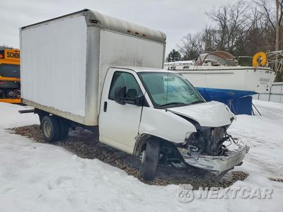 Czwarte zdjęcie samochodu z boku: 2015 CHEVROLET EXPRESS G3500 VIN:1GB3G2CGXF1265660 - miniatura