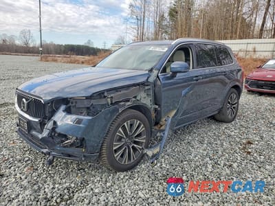 2021 VOLVO XC90 T6 MOMENTUM YV4A221K1M1680854 - główne zdjęcie licytacji z USA - miniatura