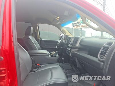 Piąte zdjęcie samochodu w środku: 2020 RAM 3500 VIN:3C7WRTCL0LG106166 - miniatura