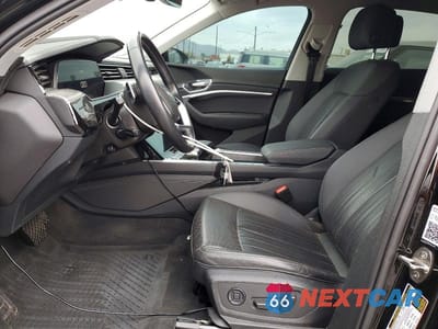 Zdjęcie 7 z 13 samochodu: 2021 AUDI E-TRON PREMIUM PLUS VIN:WA1LAAGE8MB000544 - miniatura
