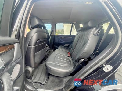 Zdjęcie 9 z 10 samochodu: 2014 BMW X5 XDRIVE50I VIN:5UXKR6C52E0C02548 - miniatura