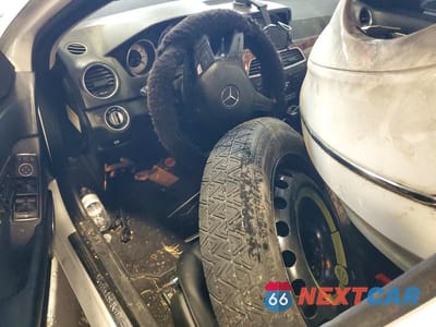 Zdjęcie 8 z 12 samochodu: 2013 MERCEDES-BENZ C 250 VIN:WDDGF4HB4DR268793 - miniatura