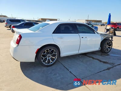Trzecie zdjęcie samochodu z tyłu: 2018 CHRYSLER 300 S VIN:2C3CCABG4JH216469 - miniatura