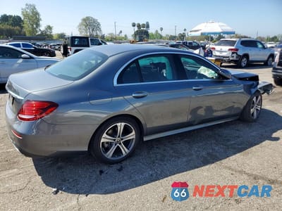 Trzecie zdjęcie samochodu z tyłu: 2020 MERCEDES-BENZ E 350 VIN:WDDZF8DBXLA722015 - miniatura