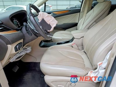 Zdjęcie 7 z 12 samochodu: 2018 LINCOLN MKC SELECT VIN:5LMCJ2C94JUL19369 - miniatura