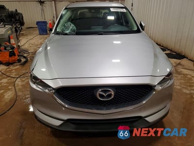Piąte zdjęcie samochodu w środku: 2018 MAZDA CX-5 SPORT VIN:JM3KFBBM8J0445968 - miniatura