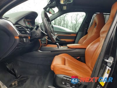 Zdjęcie 7 z 13 samochodu: 2017 BMW X5 M VIN:5YMKT6C38H0X20674 - miniatura
