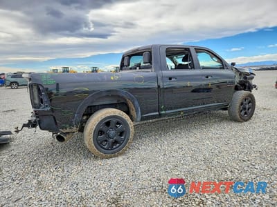 Trzecie zdjęcie samochodu z tyłu: 2018 RAM 3500 LARAMIE VIN:3C63R3EL9JG247223 - miniatura