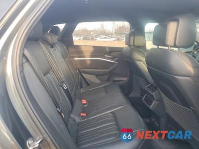 Zdjęcie 11 z 13 samochodu: 2019 AUDI E-TRON PRESTIGE VIN:WA1VAAGE2KB005762 - miniatura
