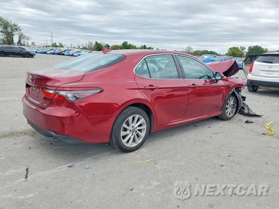 Trzecie zdjęcie samochodu z tyłu: 2022 TOYOTA CAMRY VIN:4T1C11AKXNU647713 - miniatura