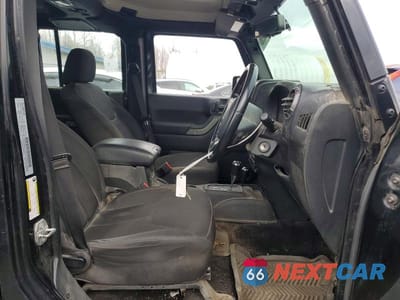 Zdjęcie 7 z 12 samochodu: 2018 JEEP WRANGLER UNLIMITED SPORT VIN:1C4BJWKG5JL892894 - miniatura