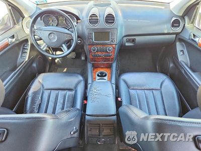 Zdjęcie 8 z 12 samochodu: 2006 BENZ M-CLASS ML500 VIN:4JGBB75E56A018671 - miniatura
