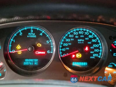 Zdjęcie 9 z 14 samochodu: 2007 CHEVROLET SUBURBAN K1500 VIN:3GNFK16377G308761 - miniatura