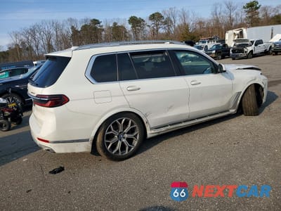 Trzecie zdjęcie samochodu z tyłu: 2025 BMW X7 XDRIVE40I VIN:5UX23EM02S9X95637 - miniatura