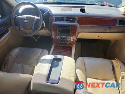 Zdjęcie 8 z 13 samochodu: 2009 CHEVROLET SUBURBAN C1500 LTZ VIN:1GNFC36J69J110889 - miniatura