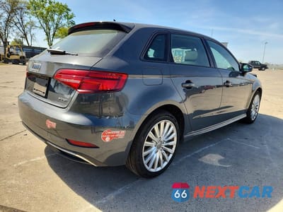 Trzecie zdjęcie samochodu z tyłu: 2018 AUDI A3 E-TRON PREMIUM VIN:WAUUPBFF7JA091376 - miniatura