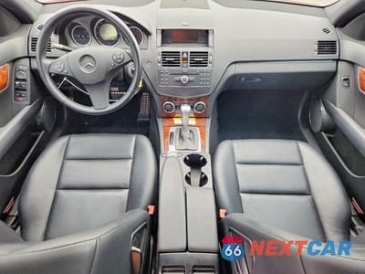Zdjęcie 8 z 12 samochodu: 2009 MERCEDES-BENZ C 300 VIN:WDDGF54X59R077558 - miniatura