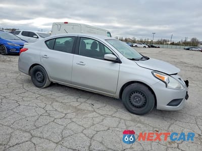 Czwarte zdjęcie samochodu z boku: 2016 NISSAN VERSA 1.6 SV VIN:3N1CN7AP5GL862715 - miniatura