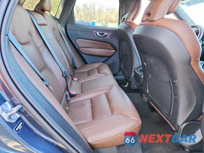 Zdjęcie 11 z 12 samochodu: 2022 VOLVO XC60 B5 MOMENTUM VIN:YV4L12RK3N1920665 - miniatura