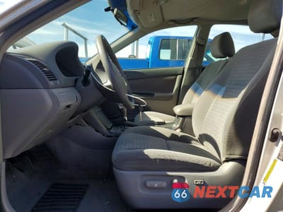 Zdjęcie 7 z 12 samochodu: 2005 TOYOTA CAMRY LE VIN:4T1BE32K05U035692 - miniatura