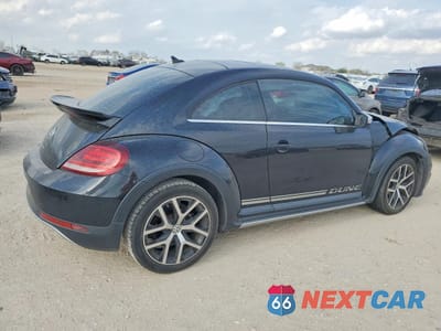 Trzecie zdjęcie samochodu z tyłu: 2018 VOLKSWAGEN BEETLE DUNE VIN:3VWSD7AT1JM710843 - miniatura