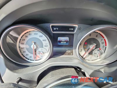 Zdjęcie 9 z 12 samochodu: 2016 MERCEDES BENZ CLA VIN:WDDSJ4EB7GN299531 - miniatura