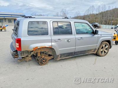 Trzecie zdjęcie samochodu z tyłu: 2017 JEEP PATRIOT LATITUDE VIN:1C4NJPFA6HD200347 - miniatura