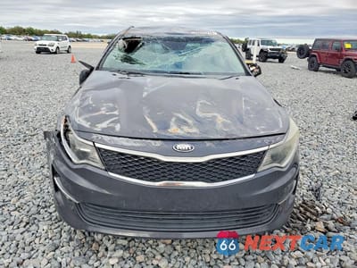 Piąte zdjęcie samochodu w środku: 2017 KIA OPTIMA LX VIN:5XXGT4L36HG169971 - miniatura