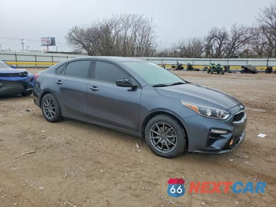 Czwarte zdjęcie samochodu z boku: 2019 KIA FORTE LXS VIN:3KPF24AD6KE058444 - miniatura
