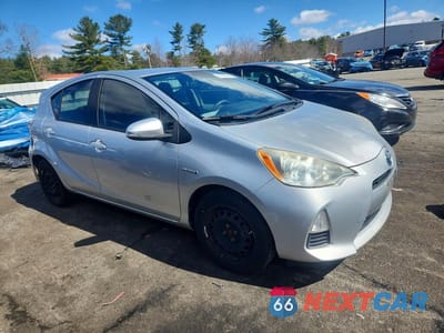 Czwarte zdjęcie samochodu z boku: 2012 TOYOTA PRIUS C TWO VIN:JTDKDTB34C1508296 - miniatura