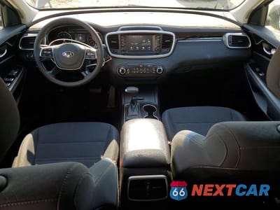 Zdjęcie 8 z 13 samochodu: 2019 KIA SORENTO LX VIN:5XYPG4A3XKG509455 - miniatura