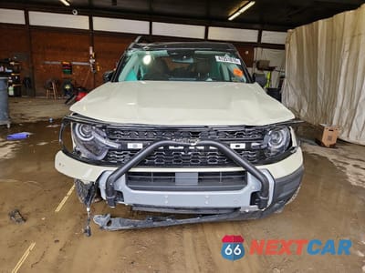 Piąte zdjęcie samochodu w środku: 2025 FORD BRONCO SPORT OUTER BANKS VIN:3FMCR9CN7SRF27790 - miniatura